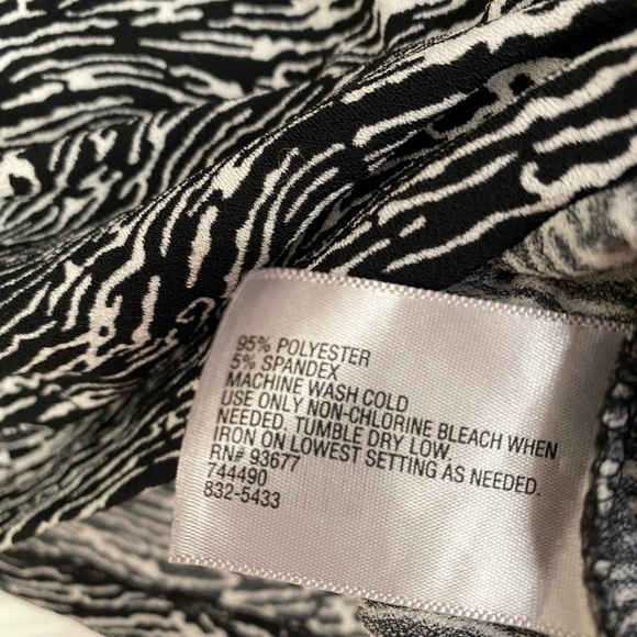 WORTHINGTON Short Sleeved Dressy Top, Size XL, Stretchy, Flattering - Picture 2 of 3